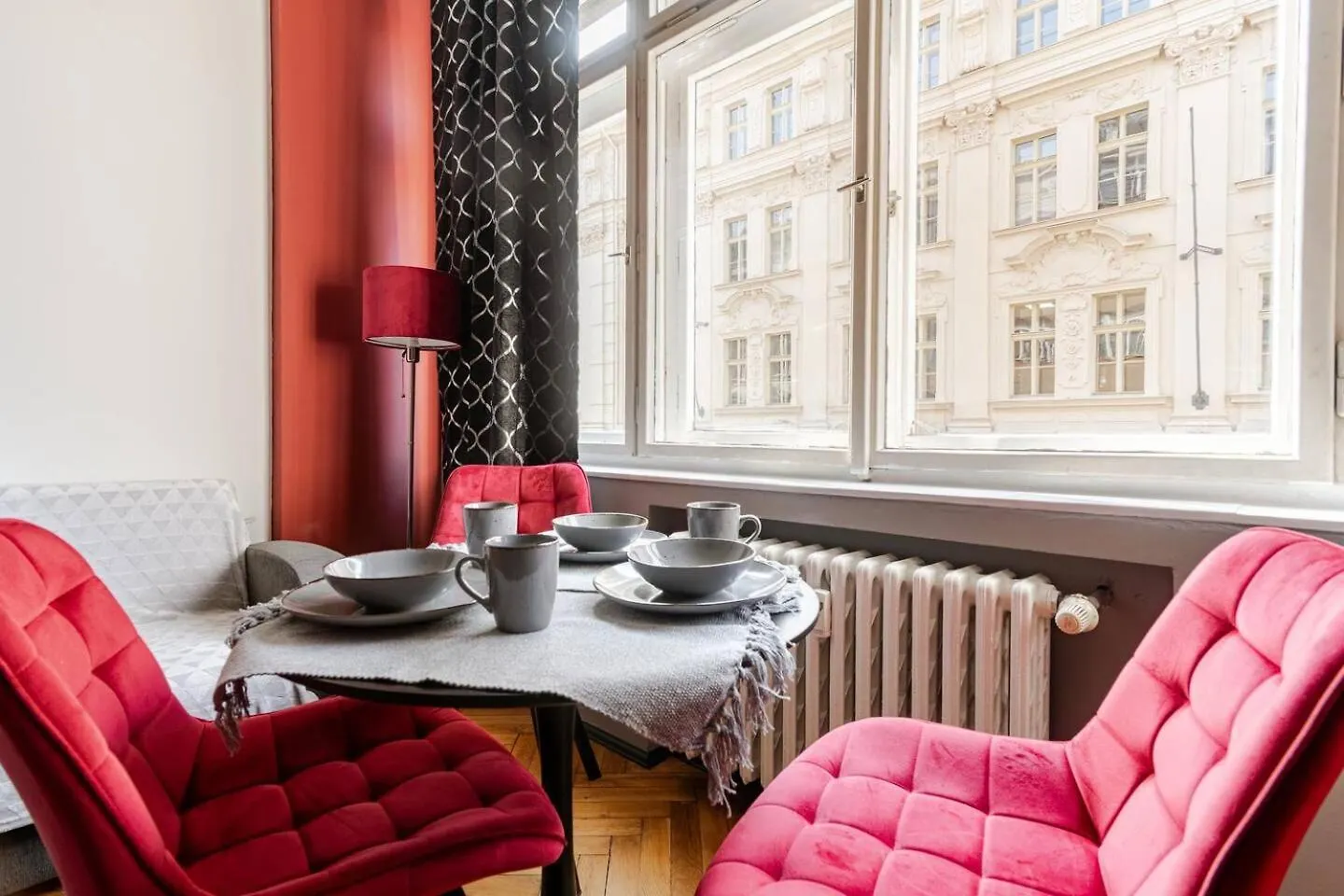 Place Of Grace - 1 Min To National Theatre Prague Apartment