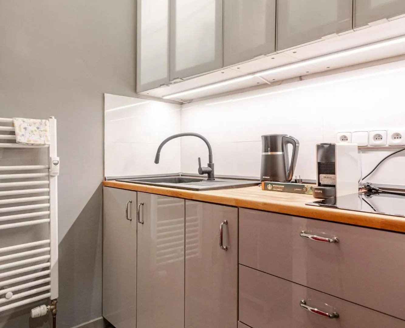 Place Of Grace - 1 Min To National Theatre Prague Apartment